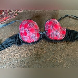 Victoria’s Secret bra. Never worn. 36D.
